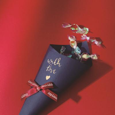 حقيبة حلوى الآيس كريم الإبداعية الجديدة الأوروبية الزفاف زهرة مخروط مربع
