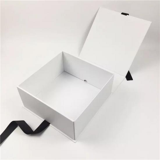 cardboard paper wedding gift box packaging with ribbon