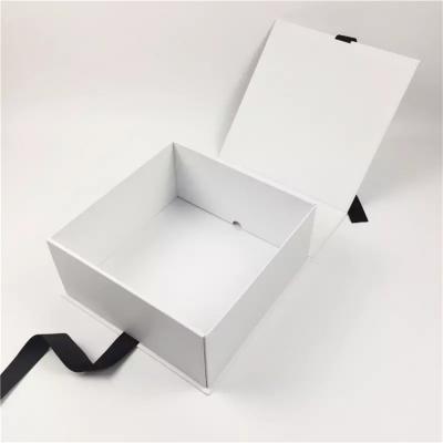 ورقة مخصصة قابلة للطي المغناطيسي هدية التعبئة مربع مخصص مع الشريط
